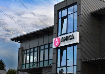 Logobeschriftung beleuchtet